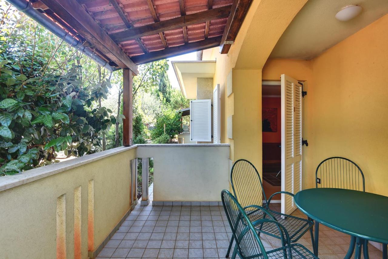 Apartments Universe Pula Exterior photo