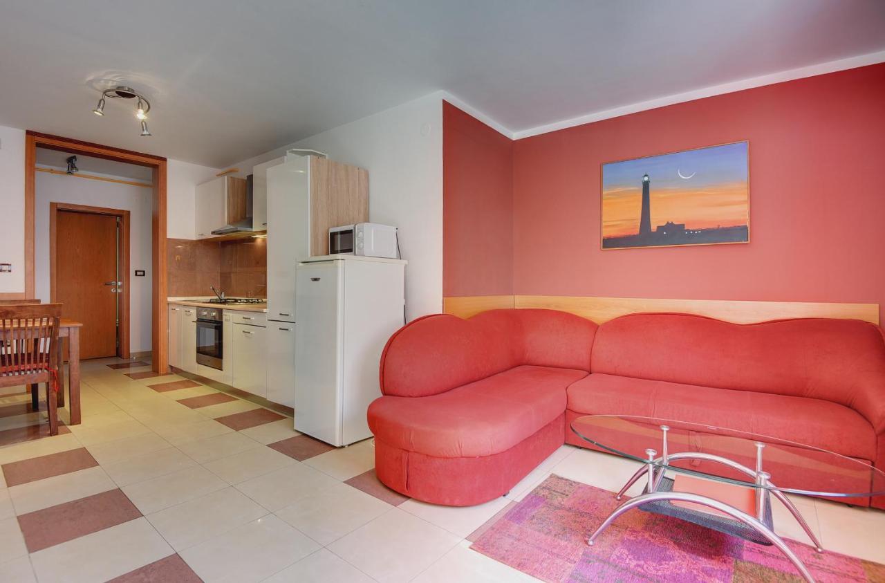 Apartments Universe Pula Exterior photo