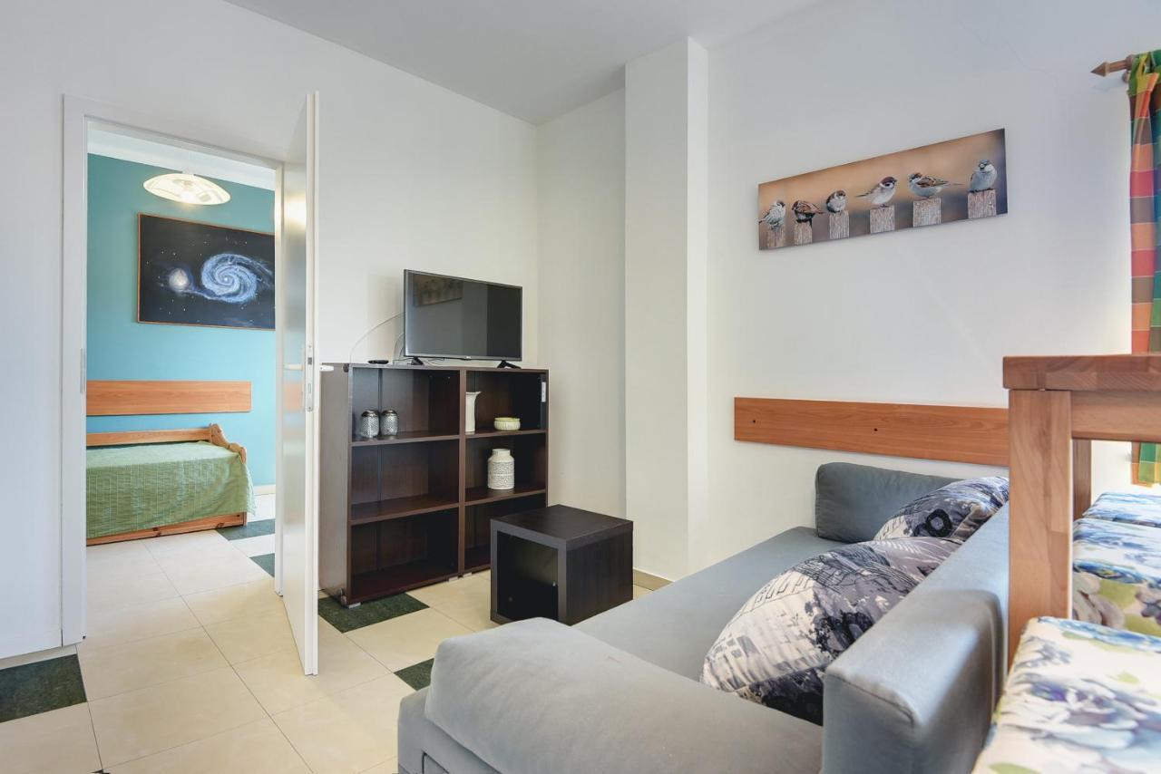Apartments Universe Pula Exterior photo