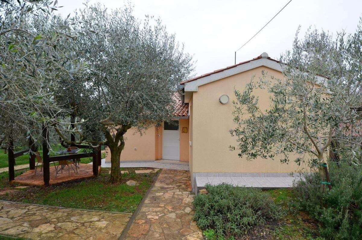 Apartments Universe Pula Exterior photo