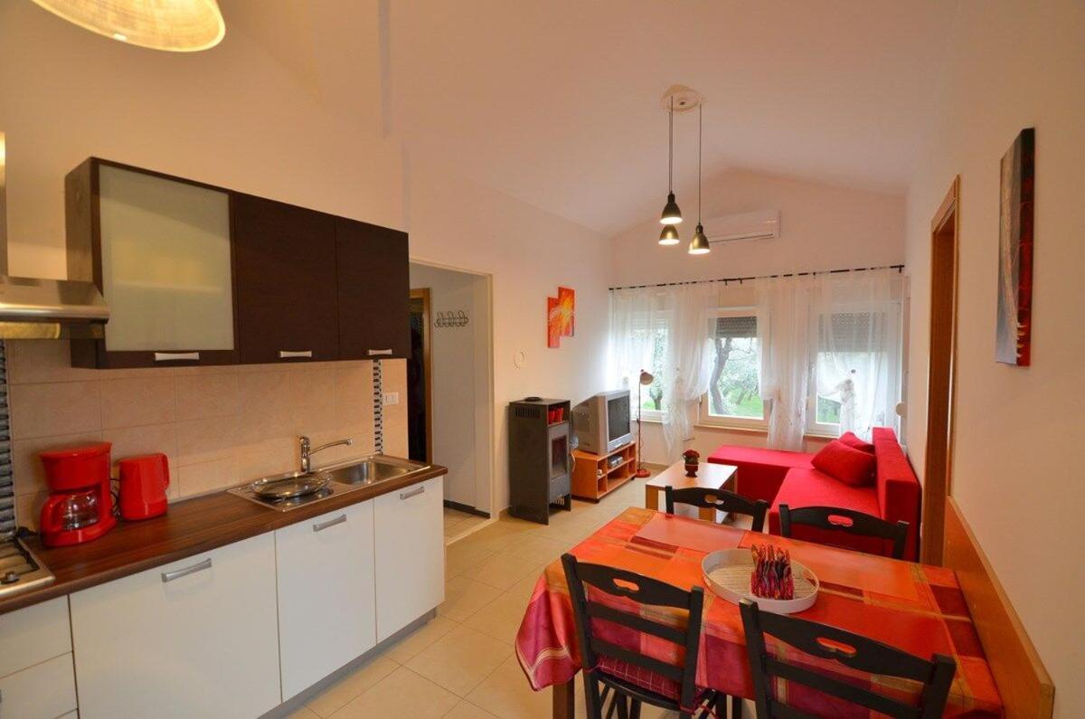 Apartments Universe Pula Exterior photo